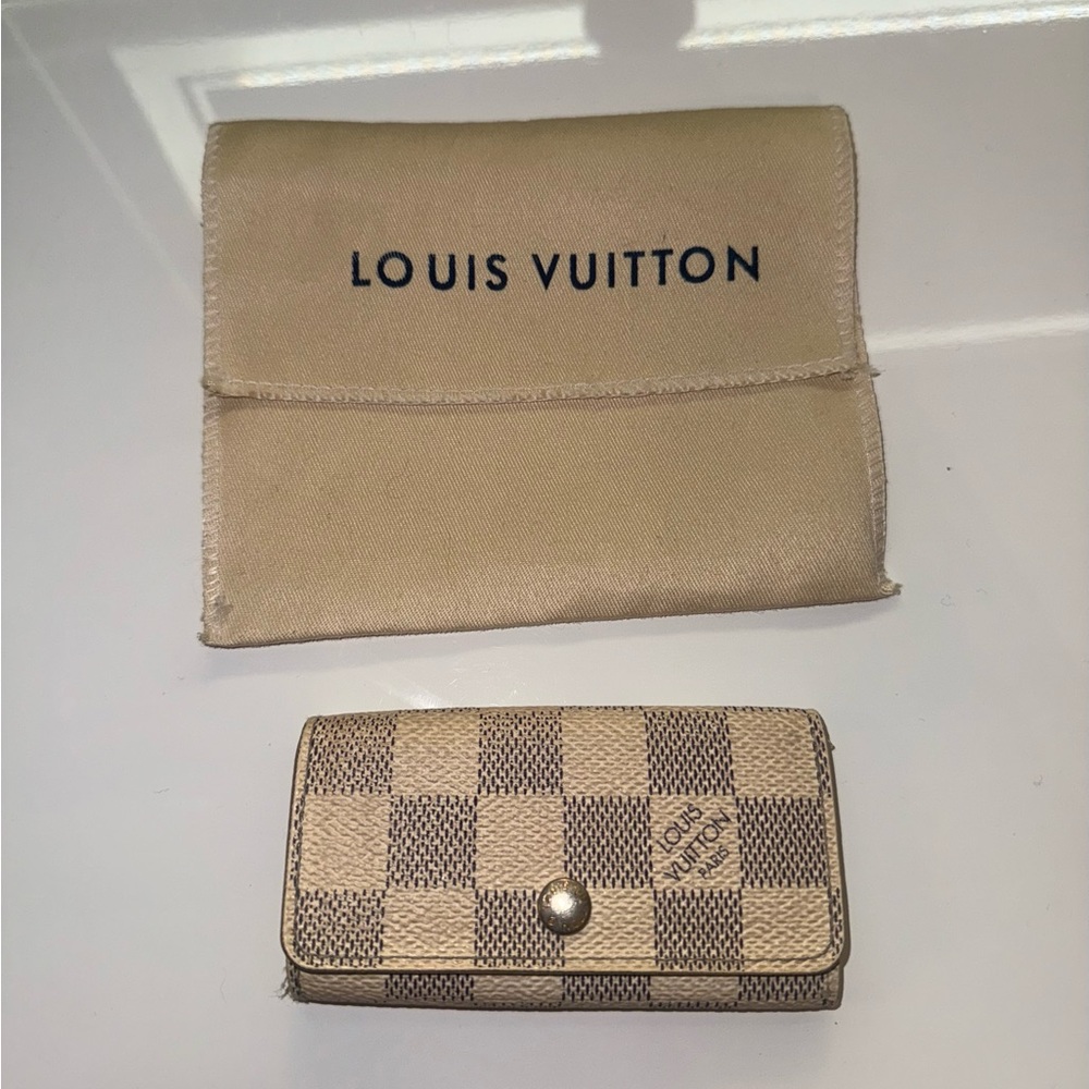 ✨ Auth Louis Vuitton Damier Azur Keys Holder ✨
